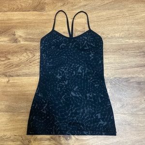 Lululemon flow y tank top with built in bra size 4